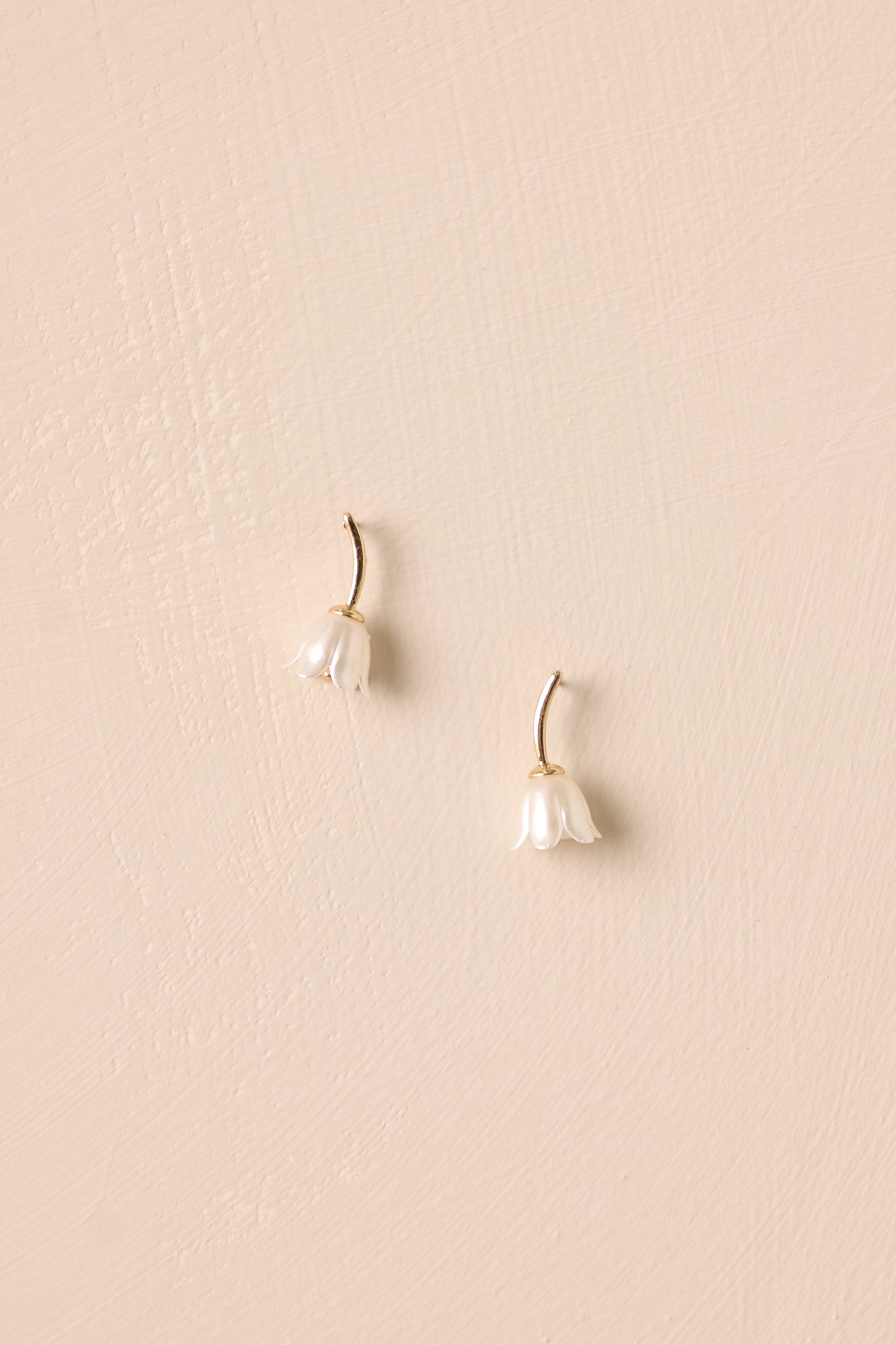 Heirloom Bloom Ivory Pearlescent Flower Drop Earrings