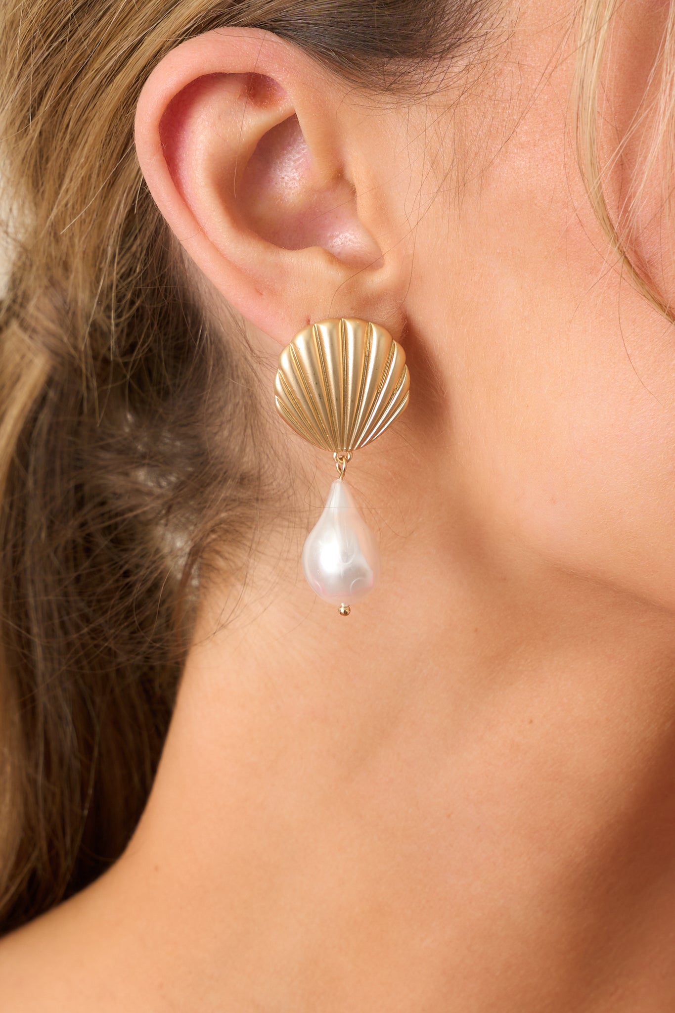 Seashell Sonata Gold and Ivory Pearl Earrings