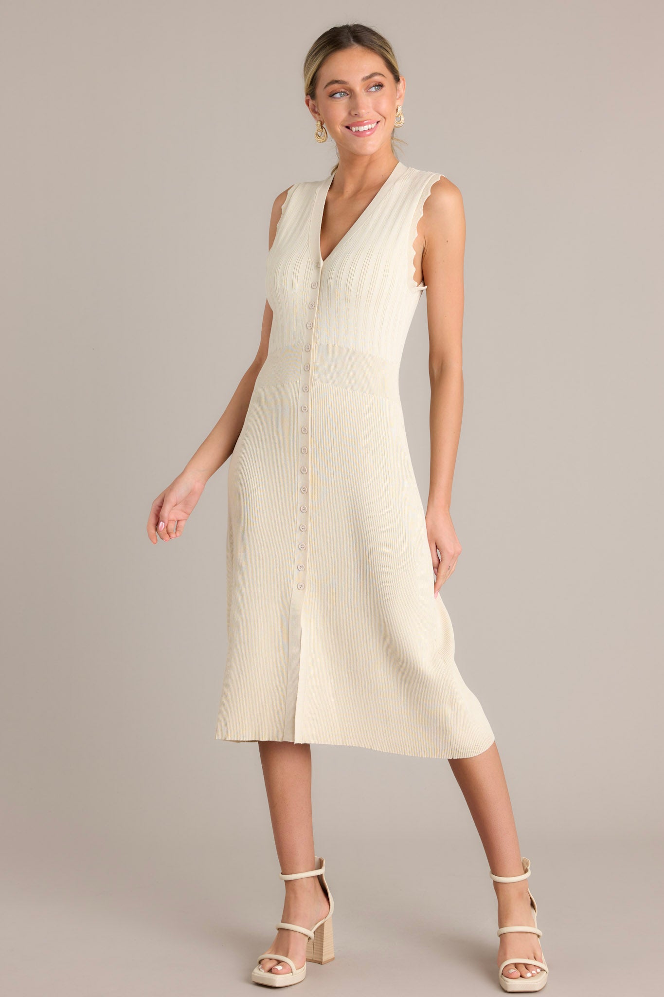 Ribbed midi fashion dress with buttons