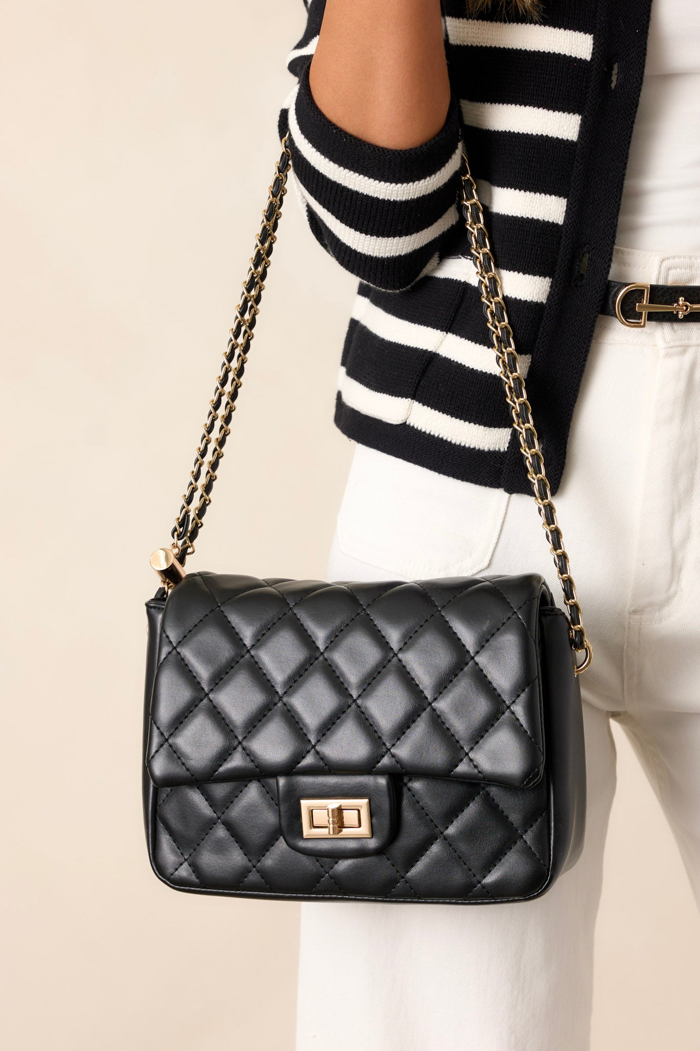 Quilted bag with colorful gold chain