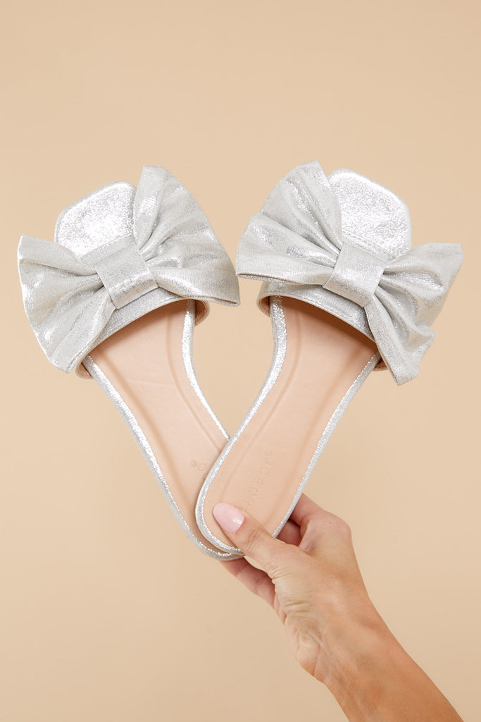 フォーエバーニュー Forever New embellished bow sandals in silver