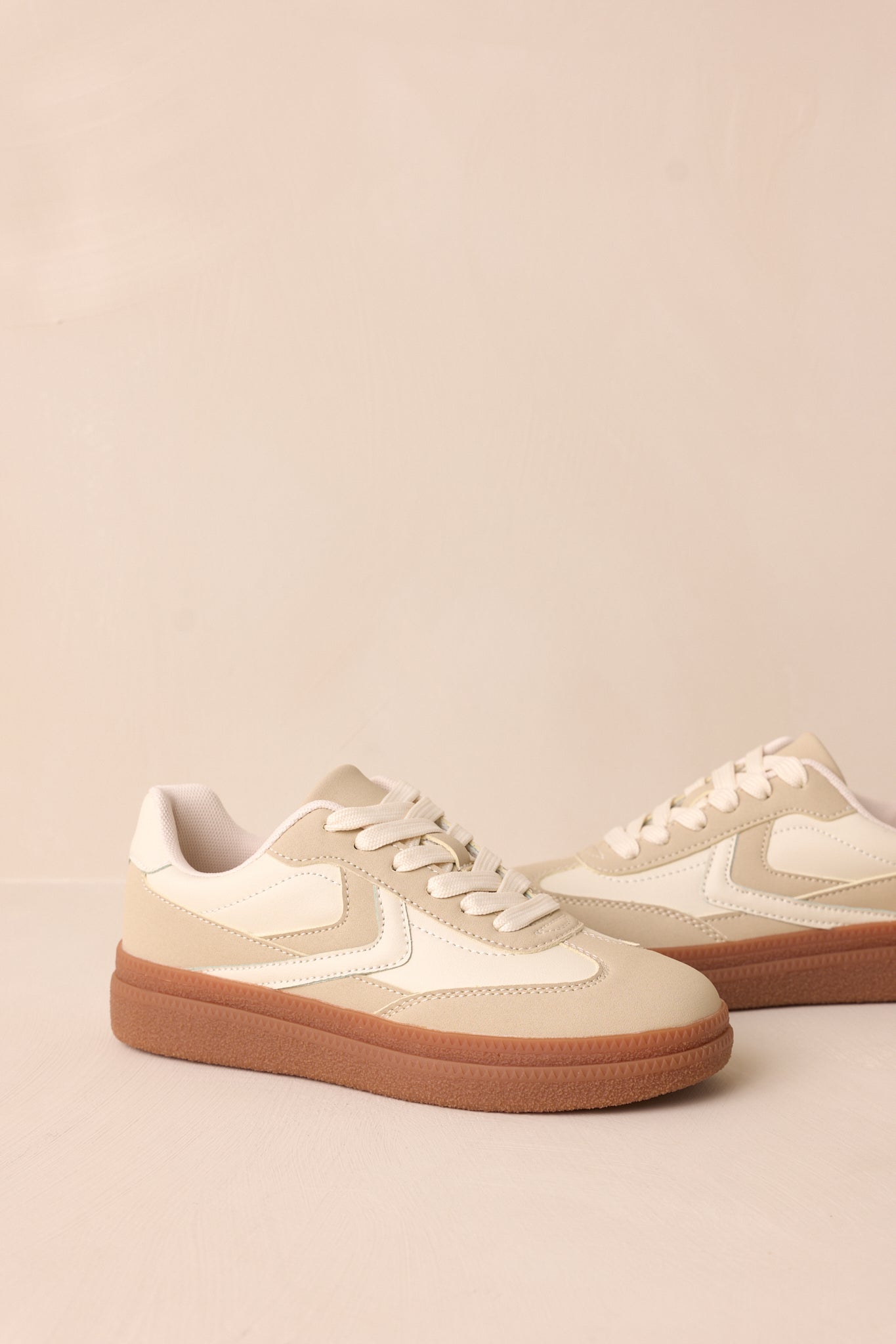 Catching Moments White & Beige Sneaker