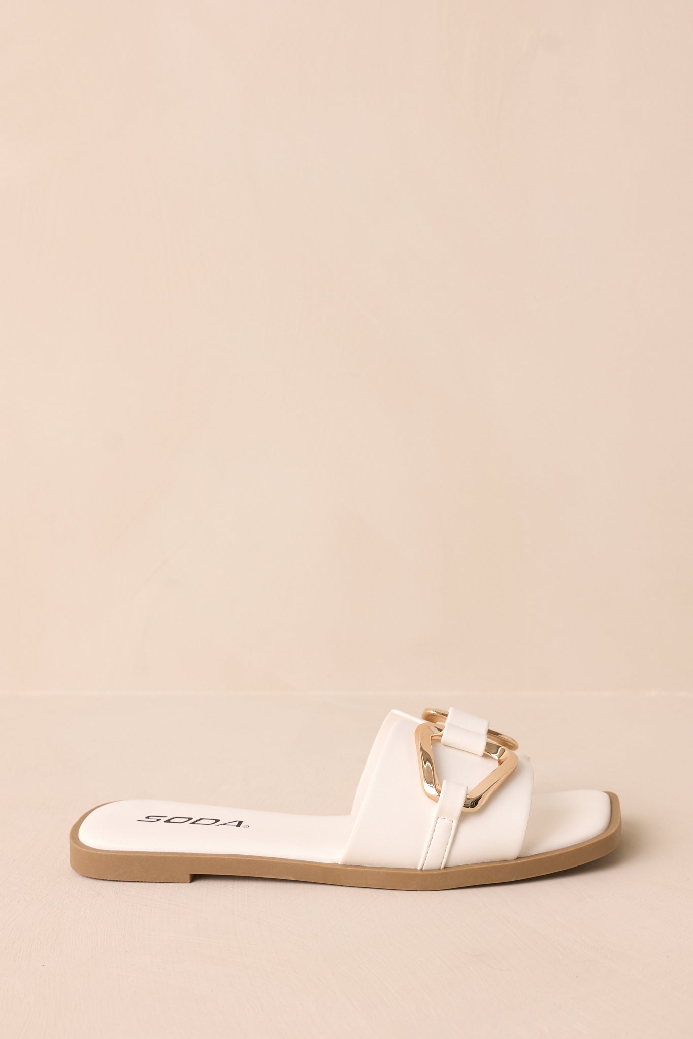 Stepping Stones White & Gold Sandals