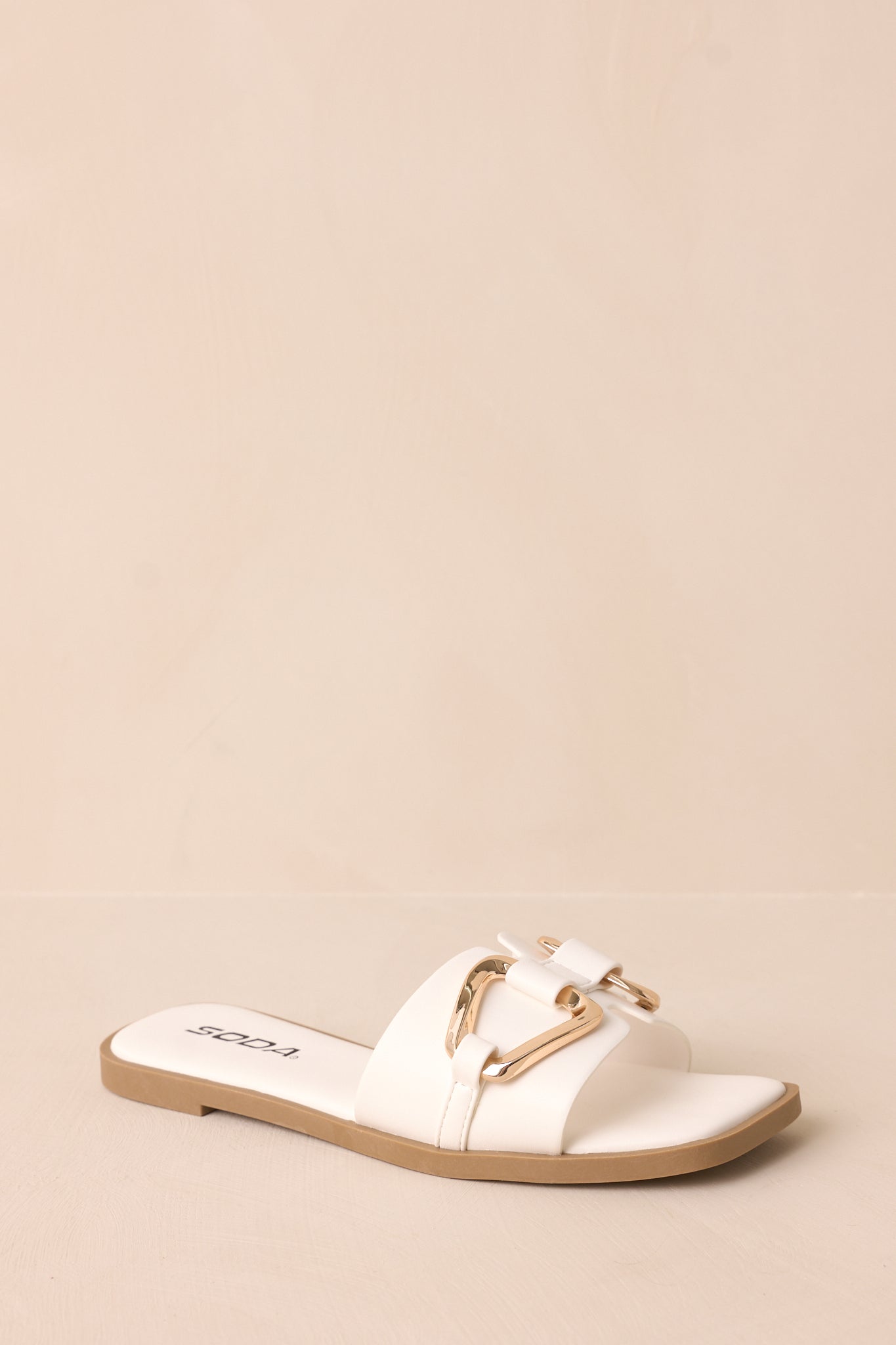 Stepping Stones White & Gold Sandals