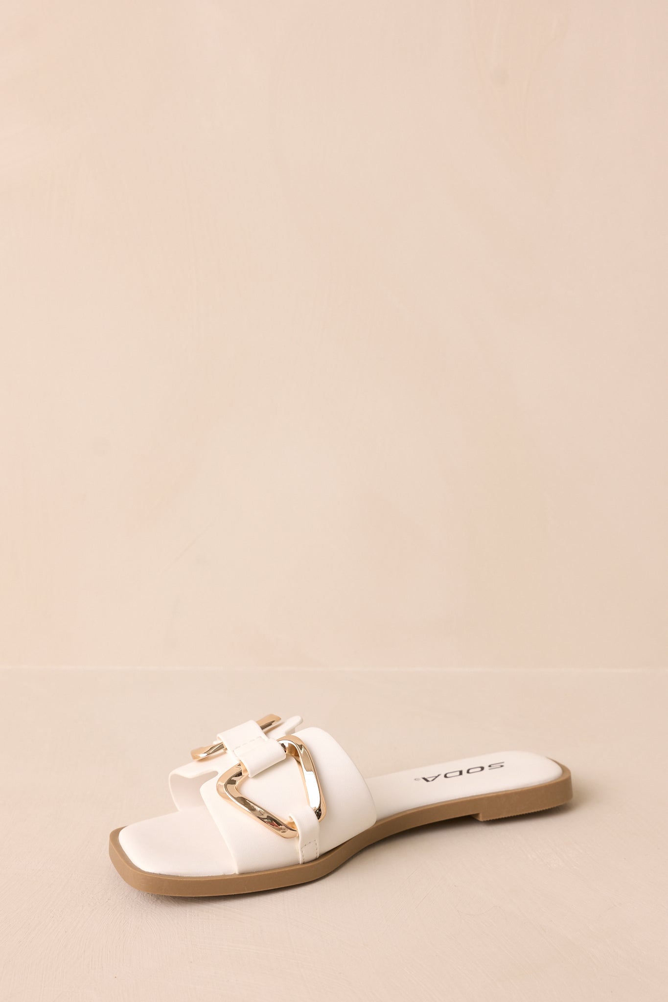 Stepping Stones White & Gold Sandals