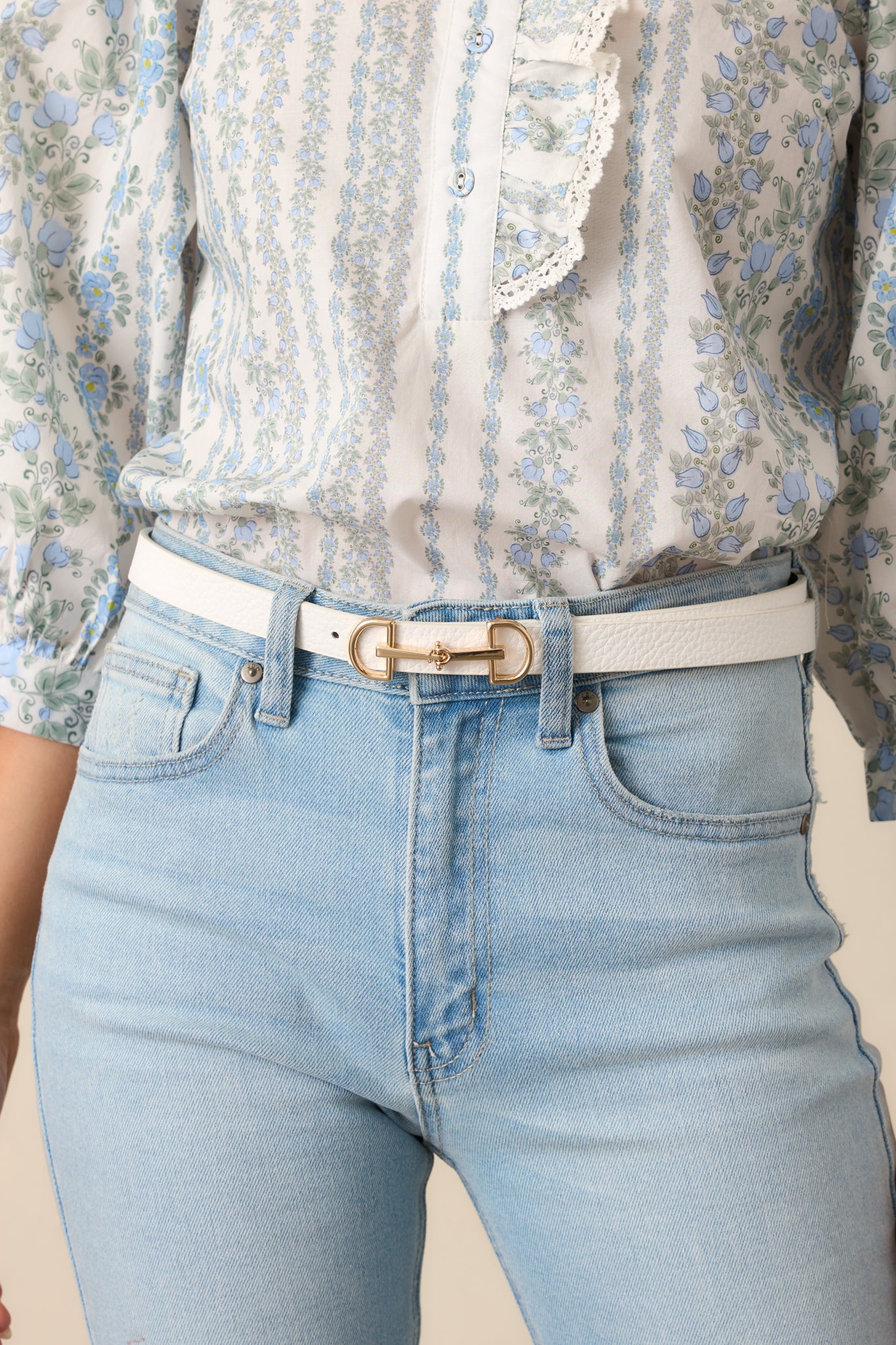 Endless Charm White Textured Belt