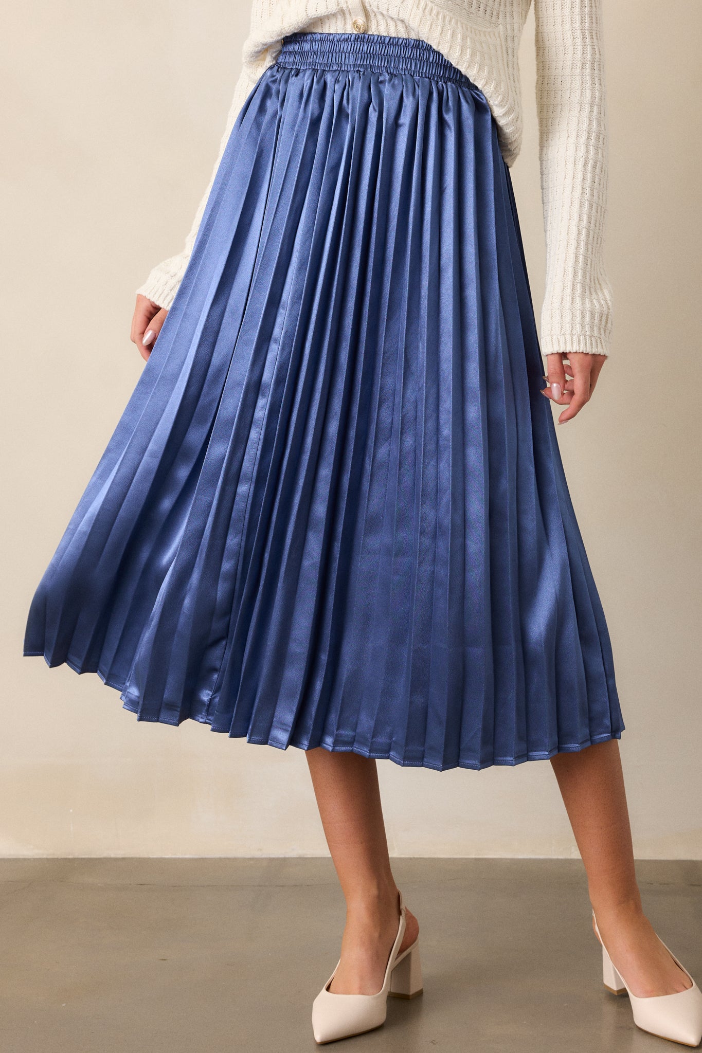 Women s Lost in The Stars Dusty Blue Pleated Midi Skirt Size S Red Dress