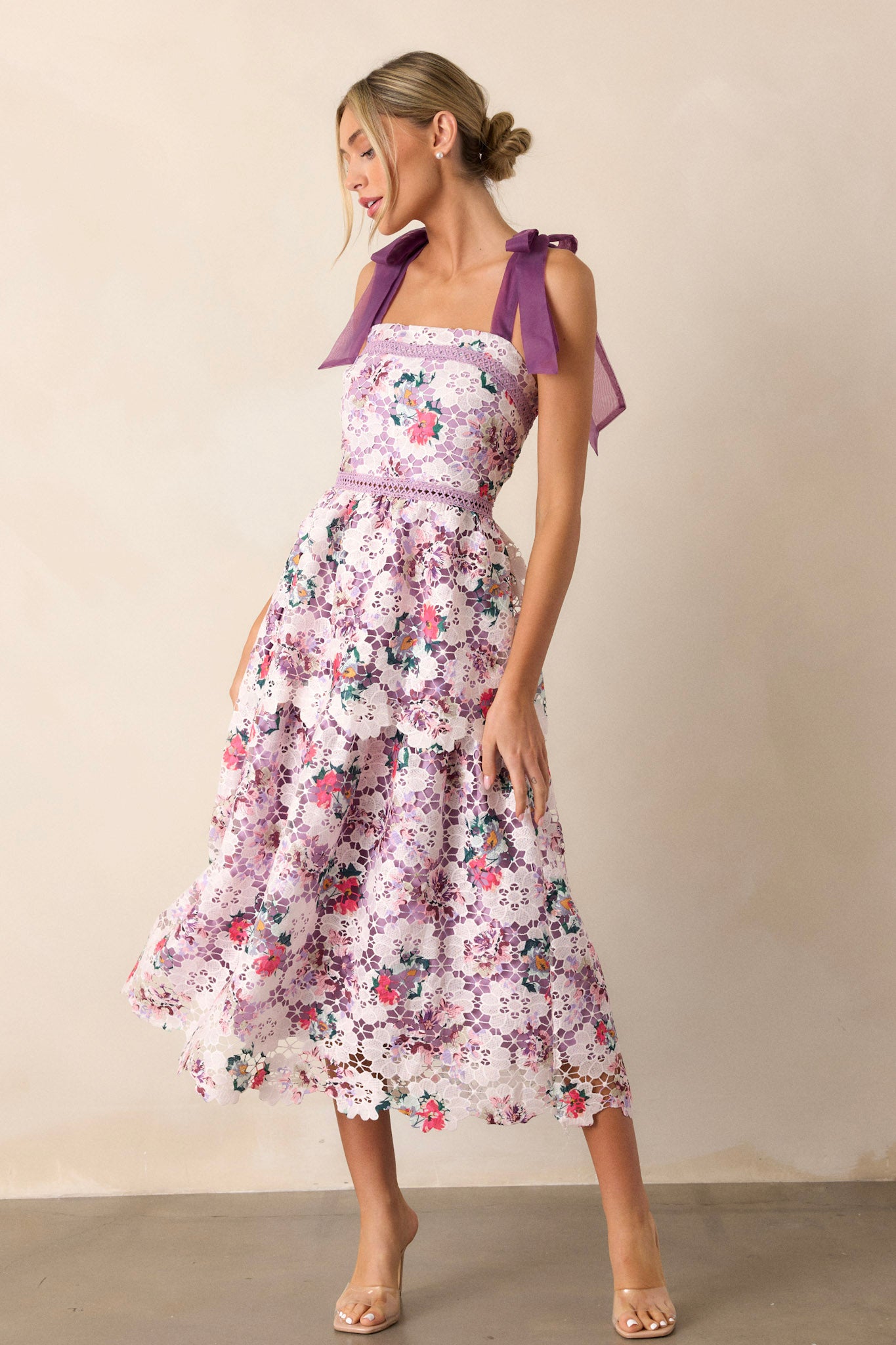 Women s Romance in Bloom Lavender Floral Embroidered Midi Dress Size L Red Dress