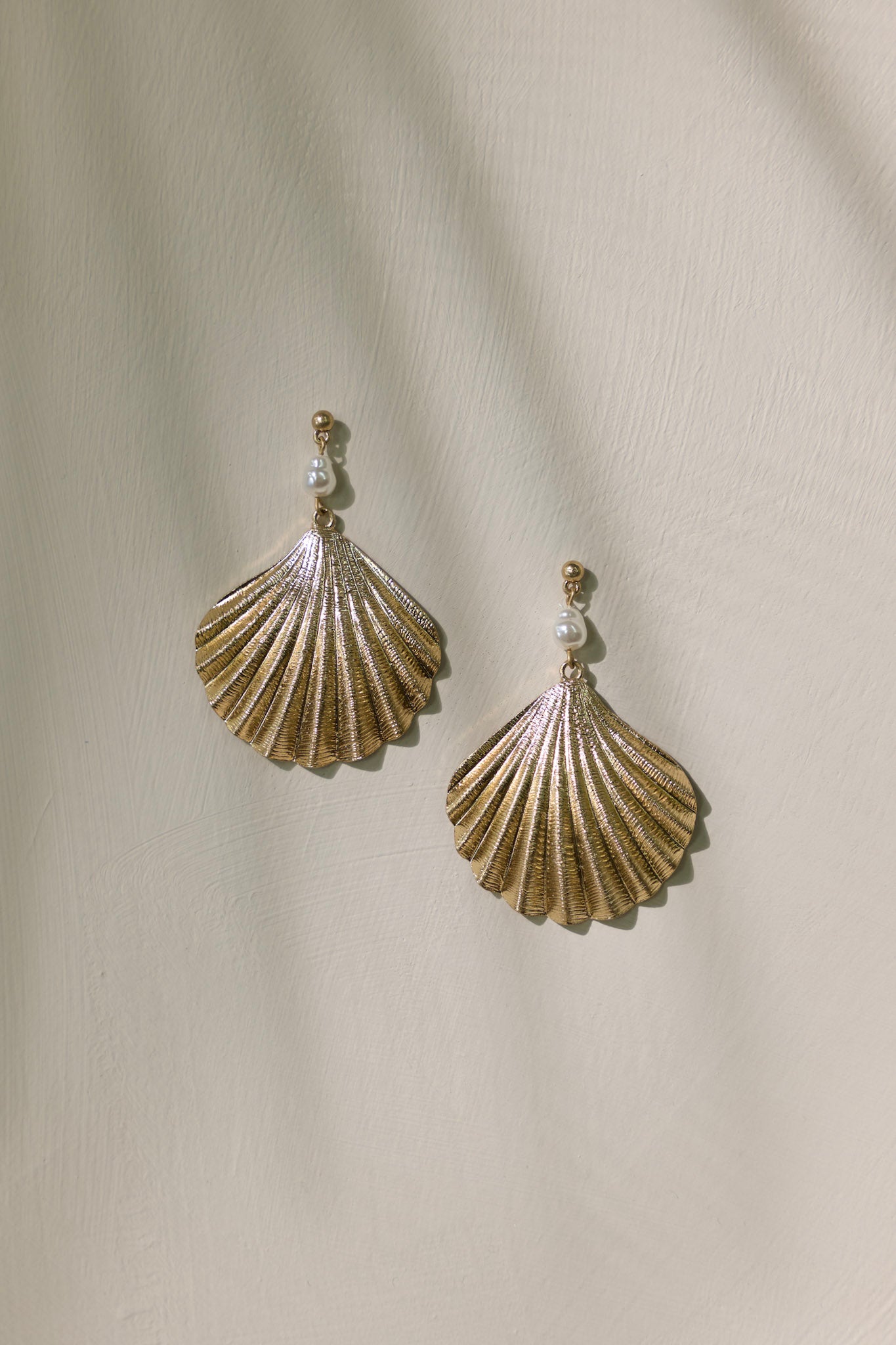Out Of My Shell Gold & Ivory Pearl Earrings