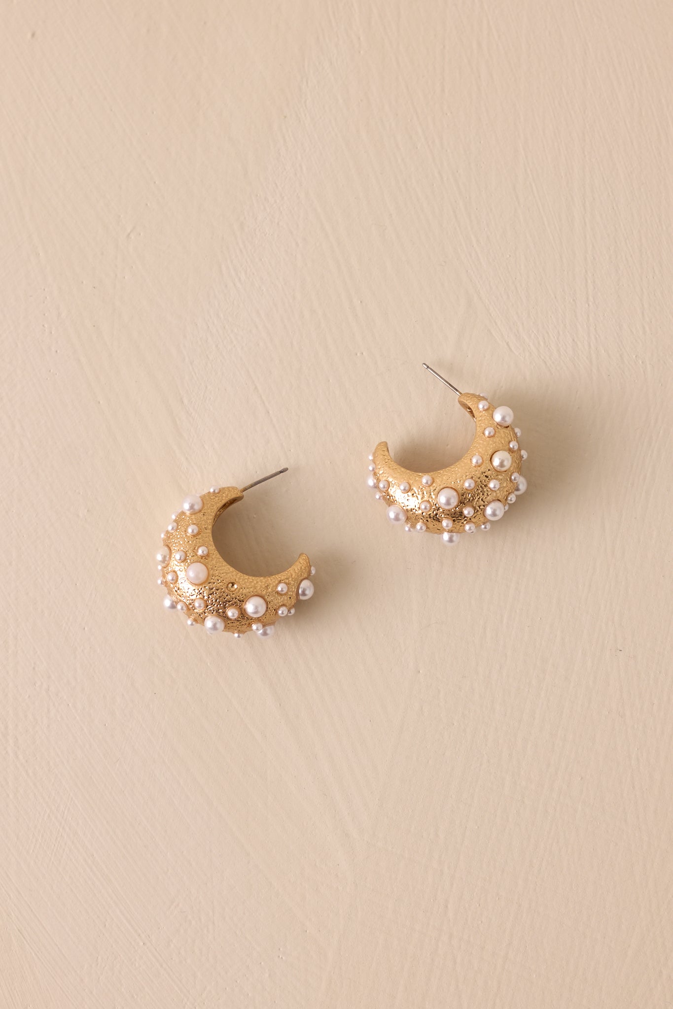 Shining Dream Gold & Ivory Pearl Hoop Earrings