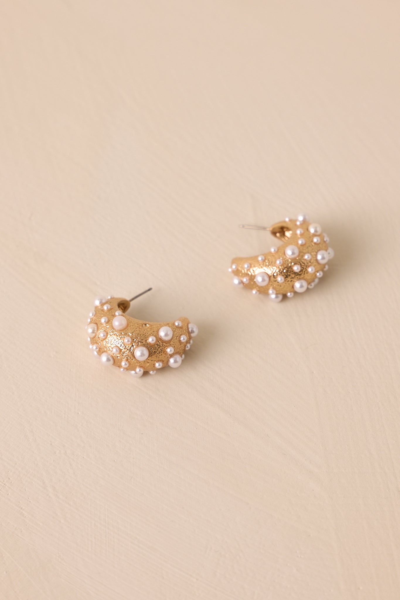 Shining Dream Gold & Ivory Pearl Hoop Earrings