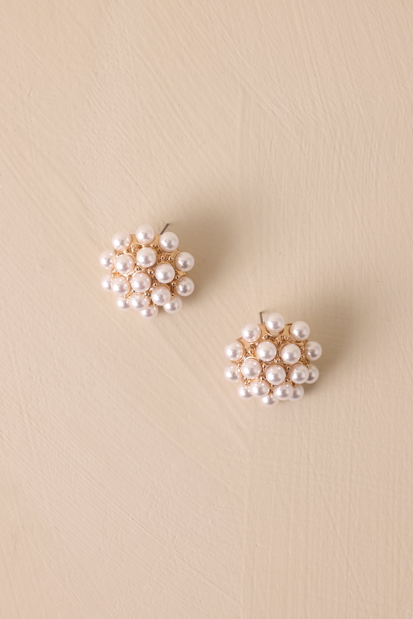 Hello Gorgeous Ivory Pearl Cluster Earrings