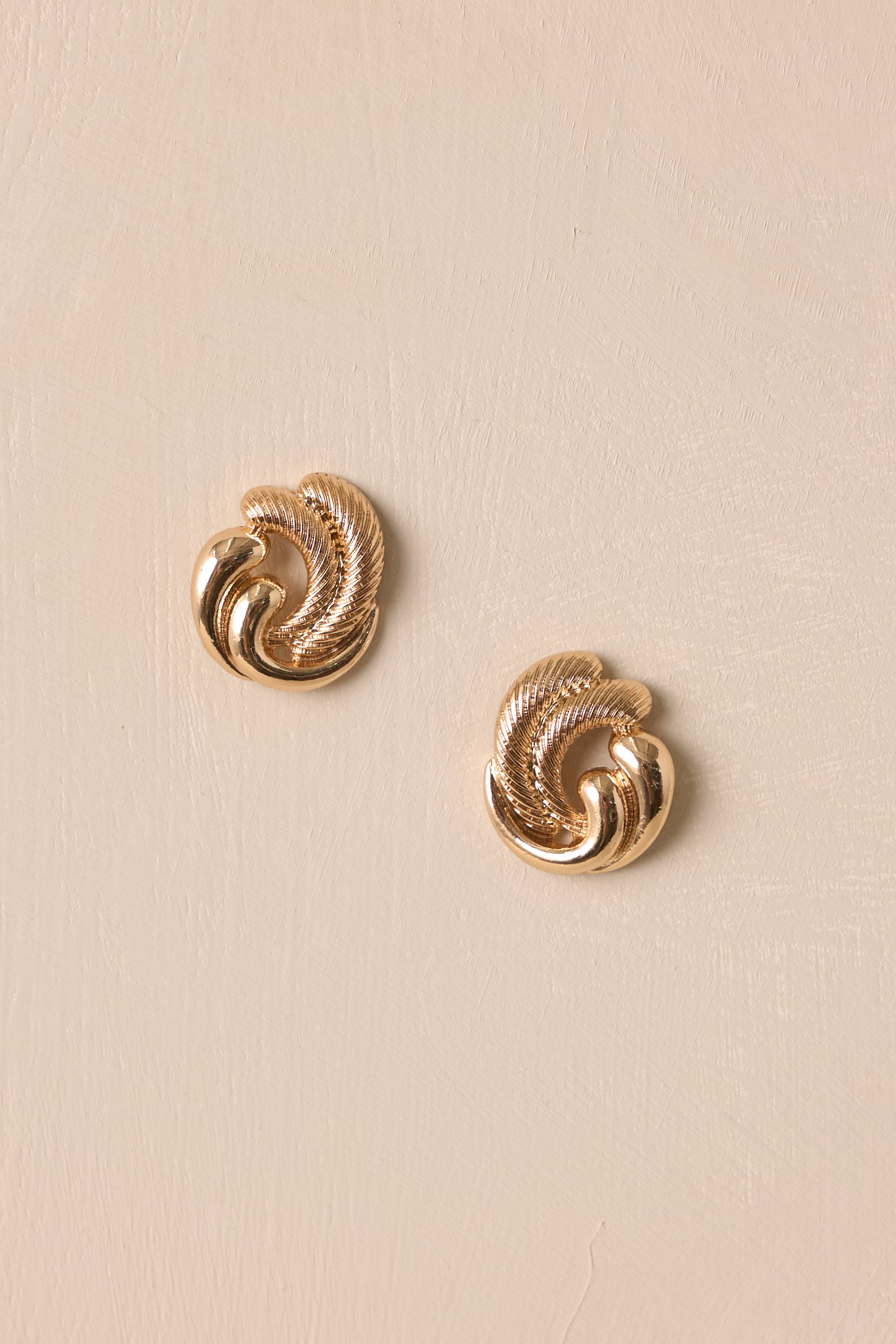 Dusk Shine Gold Spiral Earrings