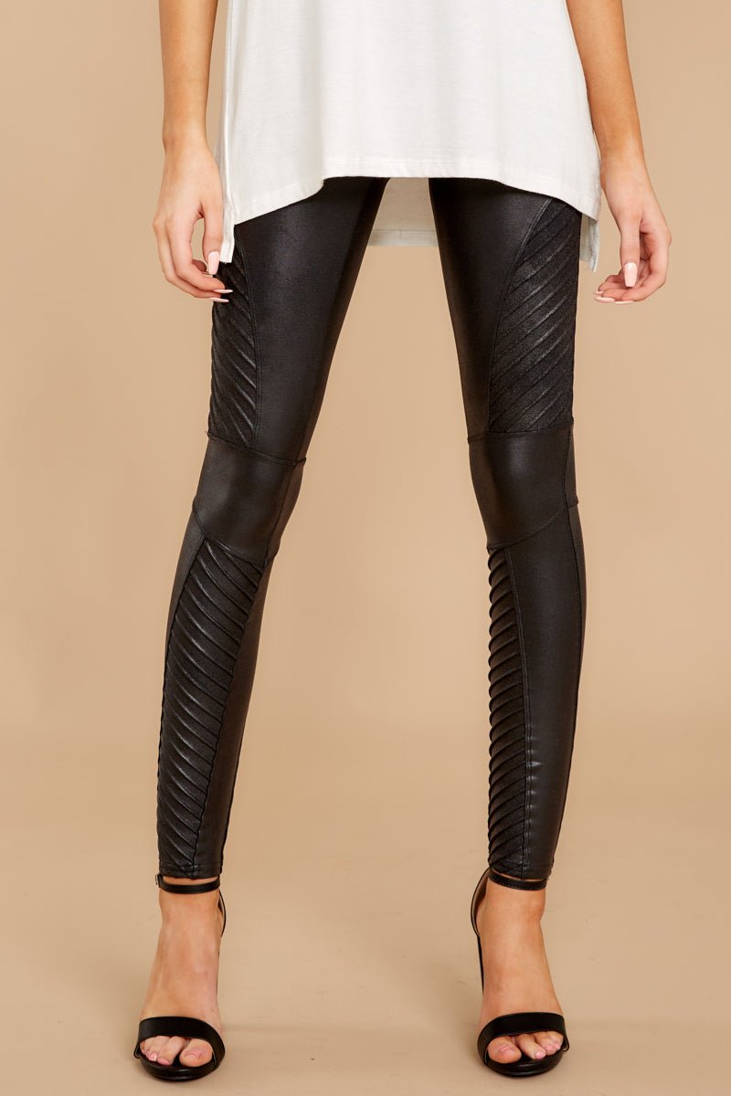 SPANX Faux Leather Leggings, Black, X-Small : : Clothing, Shoes &  Accessories