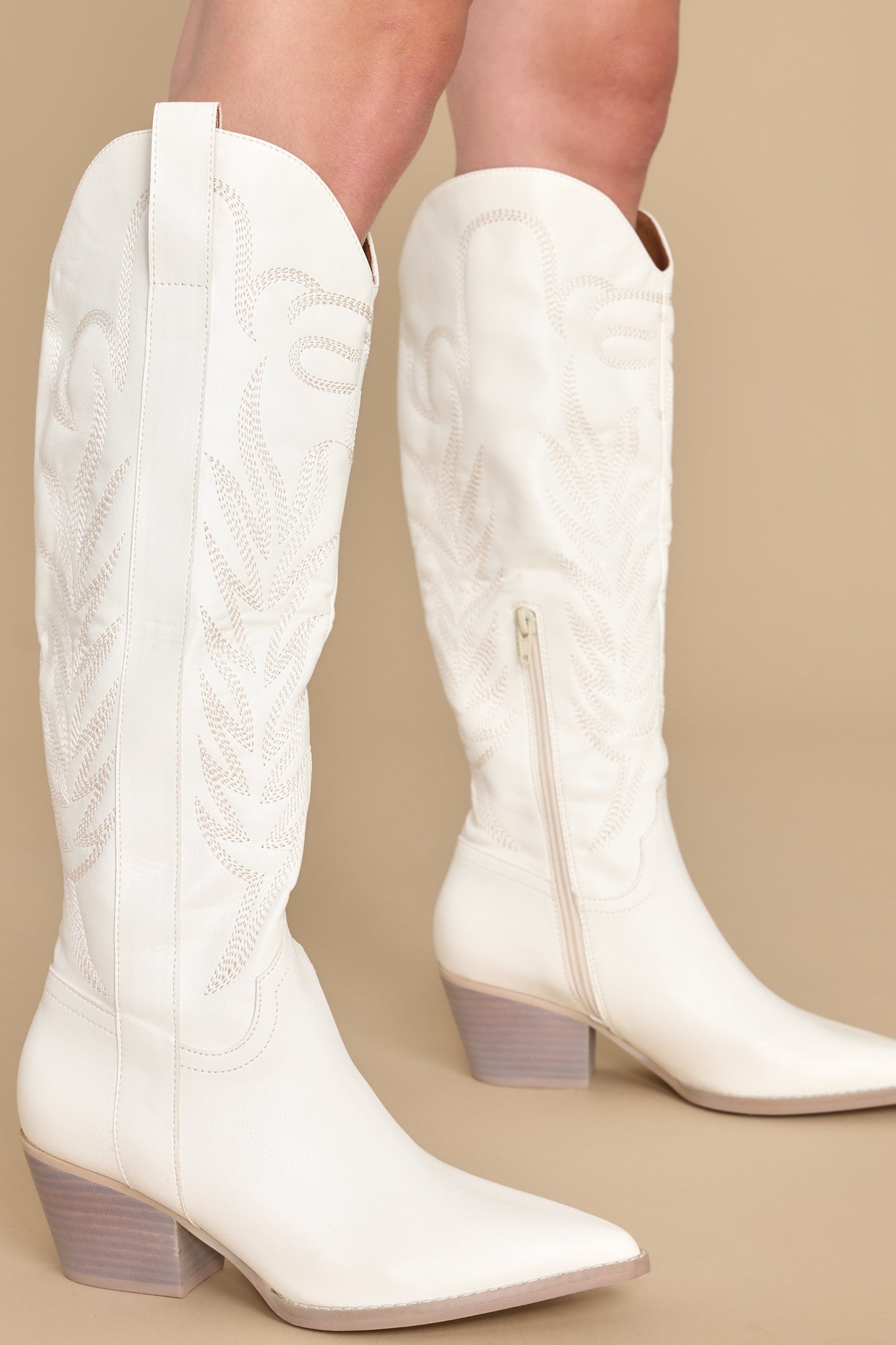 Adorable White Cowgirl Boots - All Shoes