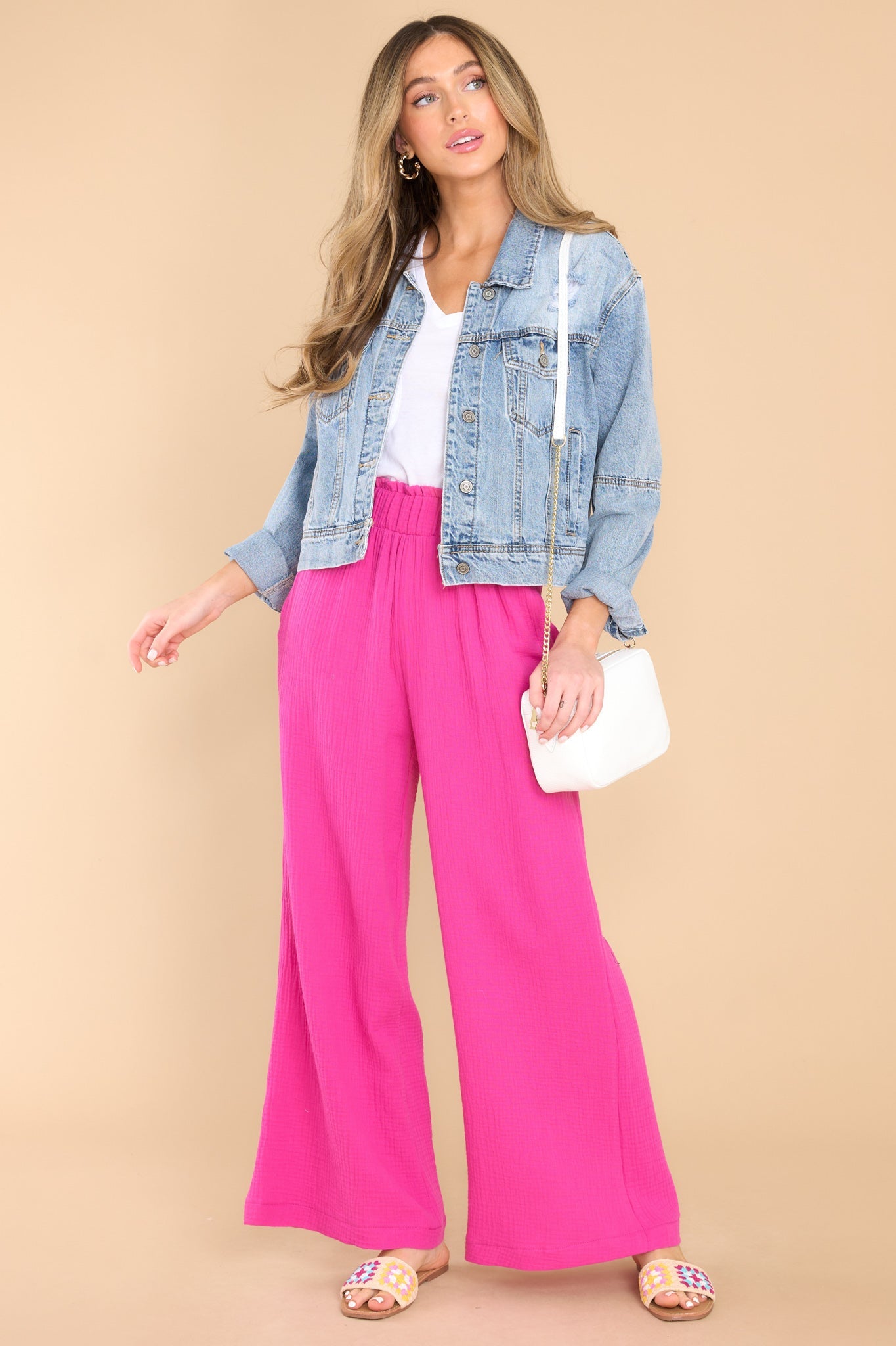 30 Stylish Pink Pants Outfit for Women - Outfit Styles